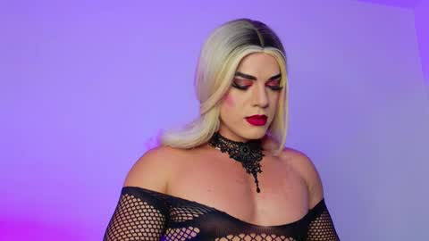 Snapshot of isahilton1 chatting on September 26, 2025, 6:01 pm Isabella Hilton online show from September 26, 2025, 6:01 pm