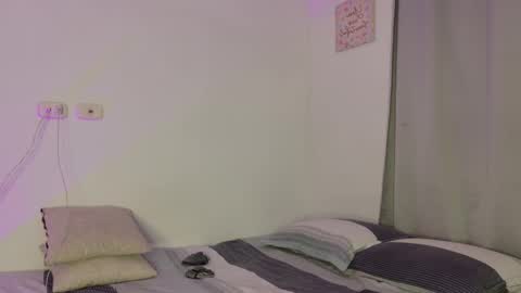 Snapshot of isahilton1 chatting on December 2, 2025, 8:37 pm Isabella Hilton online show from December 2, 2025, 8:37 pm