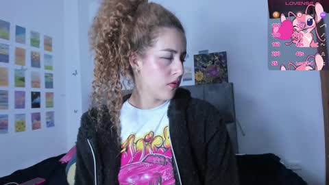 Snapshot of isangel_ chatting on March 7, 2025, 4:35 am Isabela online show from March 7, 2025, 4:35 am