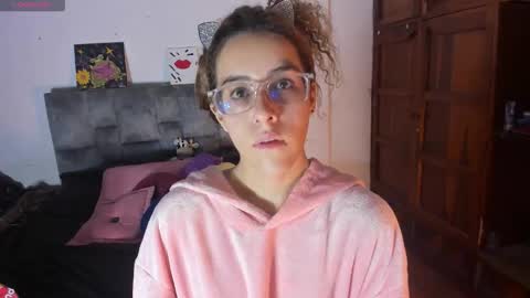 Snapshot of isangel_ chatting on October 3, 2025, 7:05 am Isabela online show from October 3, 2025, 7:05 am