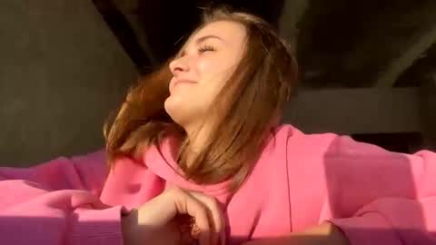 Snapshot of isauratorkelson chatting on November 10, 2025, 9:19 am Issa online show from November 10, 2025, 9:19 am