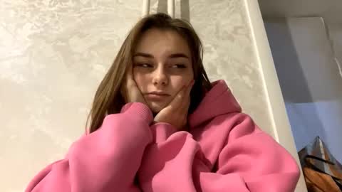 Snapshot of isauratorkelson chatting on November 11, 2025, 5:07 am Issa online show from November 11, 2025, 5:07 am