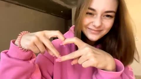 Snapshot of isauratorkelson chatting on November 14, 2025, 7:29 am Issa online show from November 14, 2025, 7:29 am