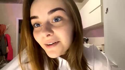 Snapshot of isauratorkelson chatting on November 28, 2025, 8:11 pm Issa online show from November 28, 2025, 8:11 pm