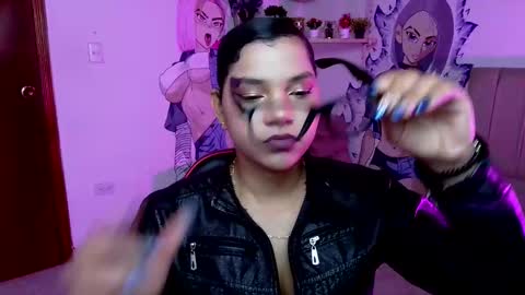 isabela online show from November 18, 2025, 4:17 am