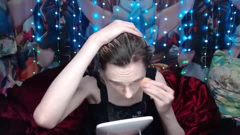 Sele online show from February 10, 2026, 9:19 pm