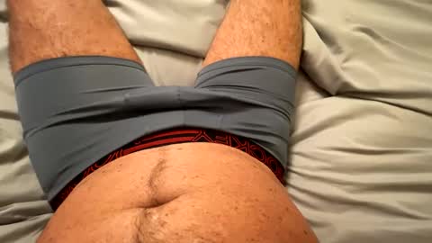 isemencum18 online show from February 12, 2025, 1:06 pm