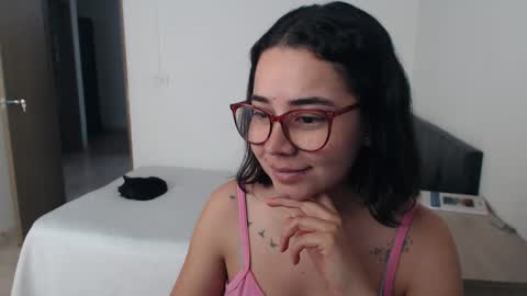 Emma online show from November 26, 2025, 3:57 pm