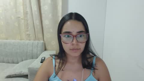 Snapshot of isemma chatting on June 3, 2026, 3:09 am Emma online show from June 3, 2026, 3:09 am