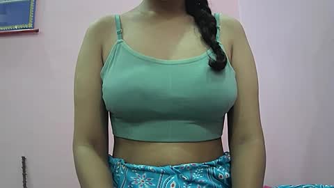 ishika_singh_ online show from October 17, 2025, 1:53 am