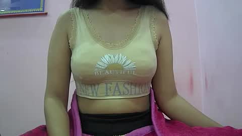 ishika_singh_ online show from December 18, 2025, 2:06 am