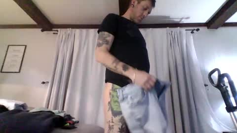 Snapshot of ishouldntbeonhereagain chatting on May 23, 2026, 8:40 am Daddy Master Master Daddy online show from May 23, 2026, 8:40 am