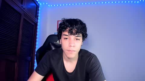 Isidro online show from March 8, 2025, 4:23 am