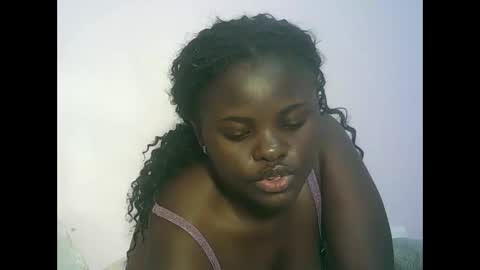 isla_booby online show from May 18, 2026, 5:35 am