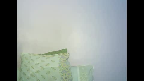 isla_booby online show from May 19, 2026, 5:47 am