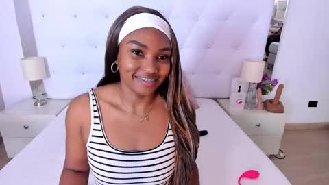 Vanessa online show from November 14, 2025, 11:20 am