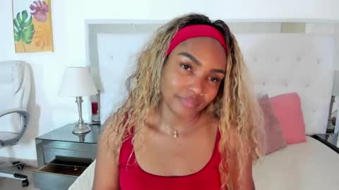 Snapshot of isla_scott chatting on May 13, 2026, 11:40 am Vanessa online show from May 13, 2026, 11:40 am