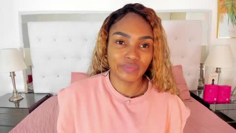Snapshot of isla_scott chatting on May 19, 2026, 11:27 am Vanessa online show from May 19, 2026, 11:27 am