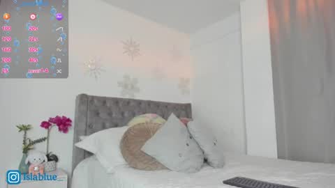 Snapshot of islaa_bluee chatting on June 29, 2026, 12:06 am Isla Blue online show from June 29, 2026, 12:06 am