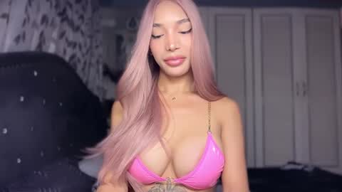 Snapshot of islabelle_ chatting on July 6, 2026, 9:28 am isla online show from July 6, 2026, 9:28 am
