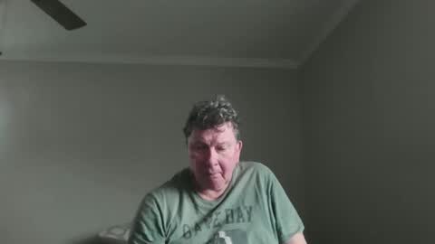 island625103 online show from January 5, 2026, 6:44 pm