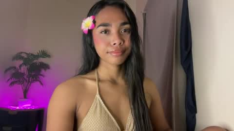 Snapshot of island_girlxxx chatting on July 14, 2026, 10:43 am Alona online show from July 14, 2026, 10:43 am