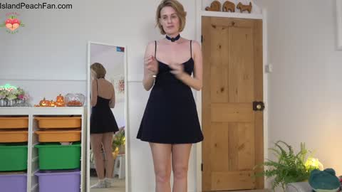 Lou  Peaches online show from October 10, 2025, 7:13 pm