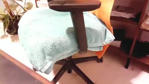 islandforfun online show from November 3, 2025, 1:01 pm