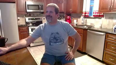 Snapshot of islandguy70 chatting on September 19, 2025, 10:54 pm Jim online show from September 19, 2025, 10:54 pm