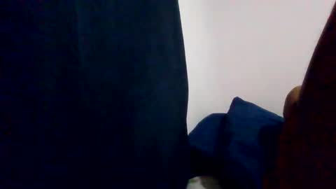 Snapshot of islandmaker chatting on June 12, 2026, 8:46 am islandmaker online show from June 12, 2026, 8:46 am