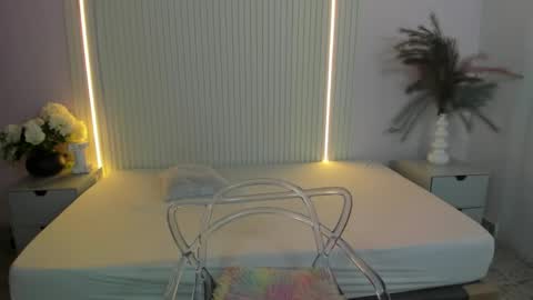 IslaScott online show from May 12, 2026, 11:51 am