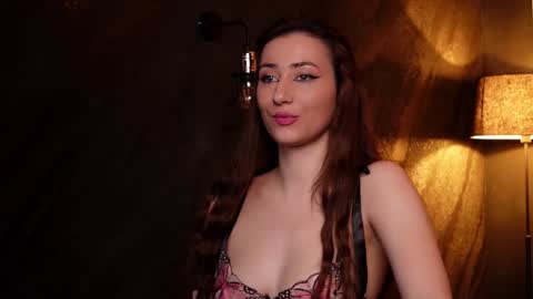 IsoldeBliss online show from February 5, 2025, 1:33 pm