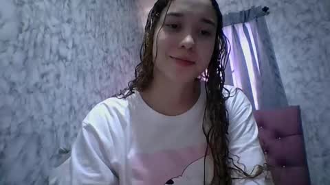 Snapshot of issa30213 chatting on January 22, 2025, 9:43 pm Issa online show from January 22, 2025, 9:43 pm