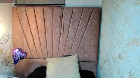 ISSA MILF online show from October 12, 2025, 12:04 pm