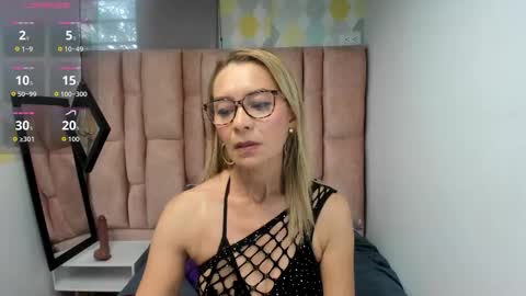 ISSA MILF online show from March 5, 2026, 1:18 pm