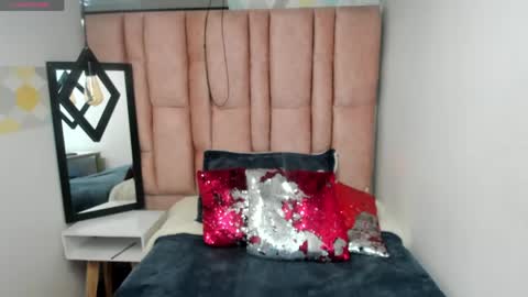 Snapshot of issa_milf__ chatting on April 25, 2026, 1:36 pm ISSA MILF online show from April 25, 2026, 1:36 pm