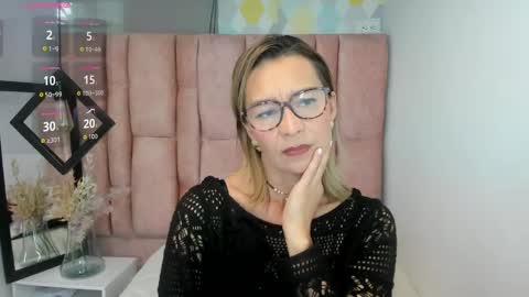 Snapshot of issa_milf__ chatting on May 25, 2026, 1:28 pm ISSA MILF online show from May 25, 2026, 1:28 pm