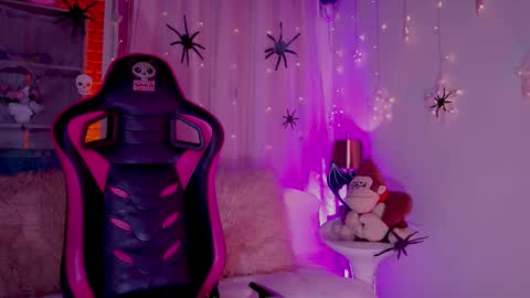 Snapshot of issa_monterrey chatting on October 15, 2025, 10:10 pm ISSA online show from October 15, 2025, 10:10 pm