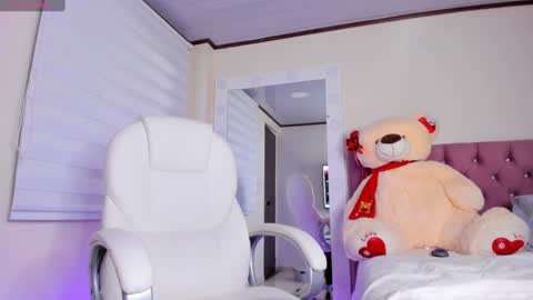 Isa  online show from January 9, 2025, 6:17 am