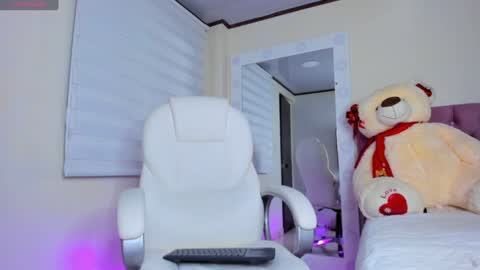 Isa  online show from January 13, 2025, 5:23 am