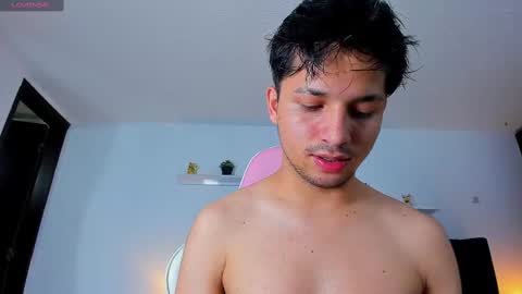 Snapshot of issac_james chatting on September 17, 2025, 3:41 am Issac online show from September 17, 2025, 3:41 am