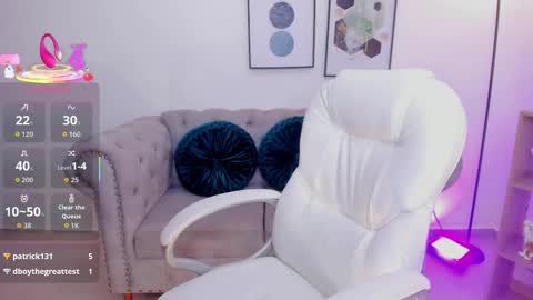 issi_loren online show from December 1, 2025, 6:57 pm