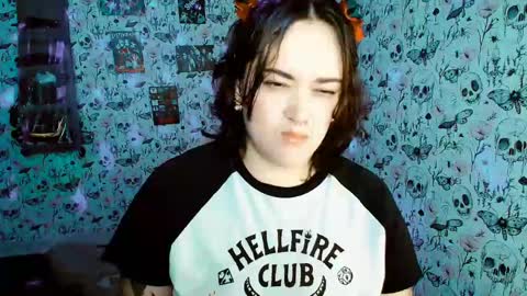 Yiz online show from May 31, 2026, 3:26 am