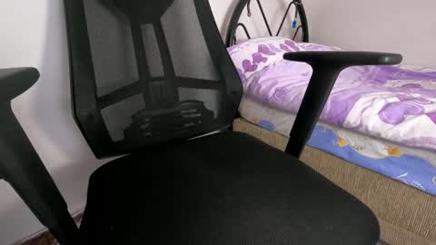 erdem online show from March 1, 2025, 1:40 pm