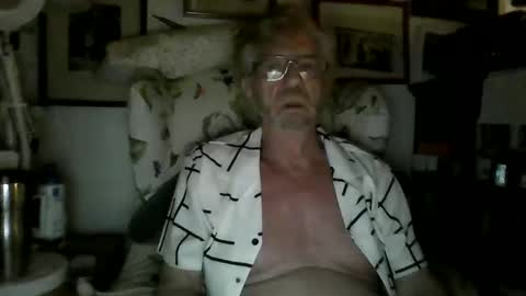 Snapshot of isubmissiveslut chatting on May 15, 2026, 3:46 am ImYourBitch online show from May 15, 2026, 3:46 am