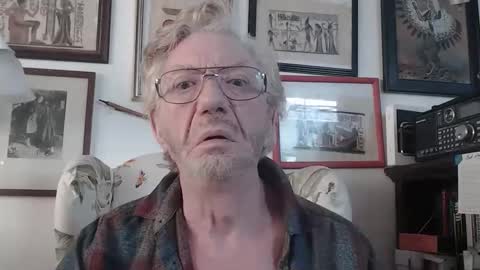 Snapshot of isubmissiveslut chatting on May 18, 2026, 4:35 pm ImYourBitch online show from May 18, 2026, 4:35 pm