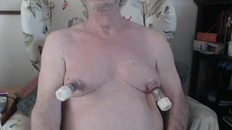 Snapshot of isubmissiveslut chatting on May 20, 2026, 6:36 pm ImYourBitch online show from May 20, 2026, 6:36 pm