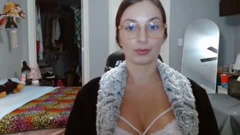 Bella Bloom online show from December 5, 2024, 4:53 am