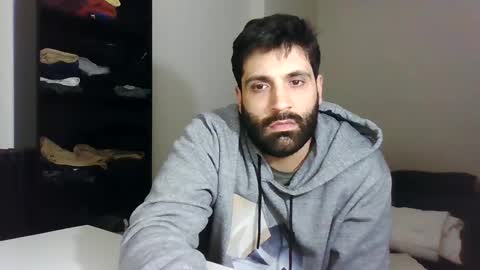 italianboybcn online show from January 22, 2025, 9:54 pm