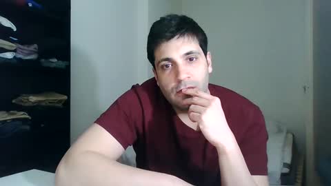 italianboybcn online show from January 31, 2025, 8:43 pm